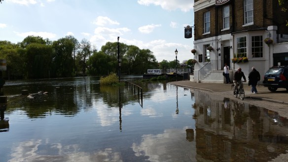 Richmond high tide, seen on Samsung Galaxy S5